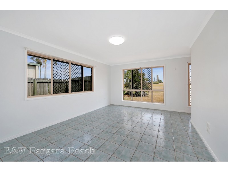 18 Moore Street, Elliott Heads QLD 4670