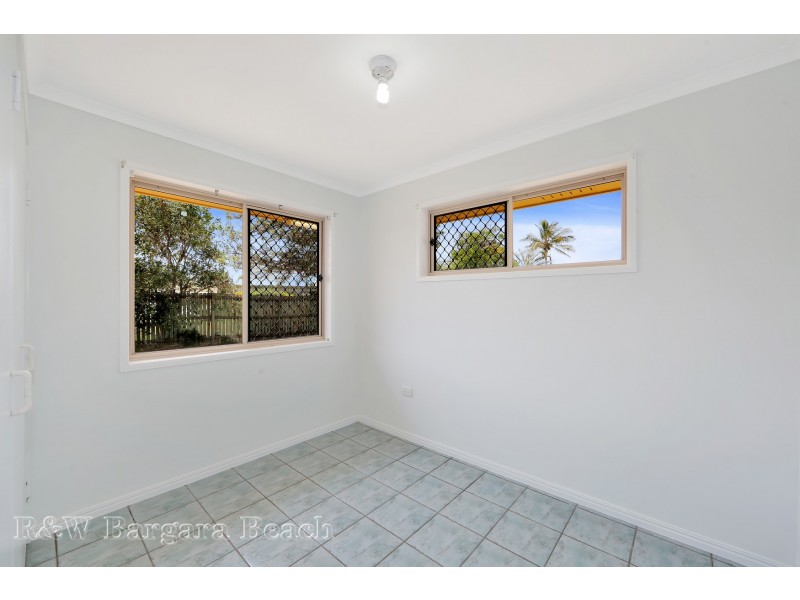 18 Moore Street, Elliott Heads QLD 4670