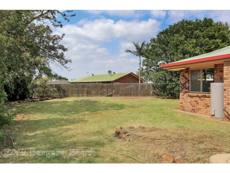 18 Moore Street, Elliott Heads QLD 4670