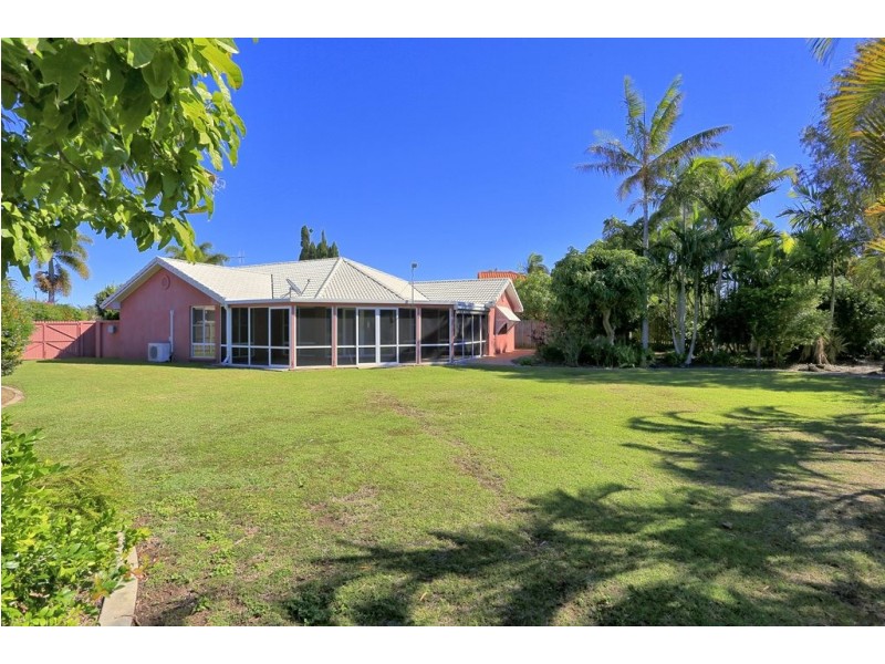 15 Broadwater Close, Bargara QLD 4670