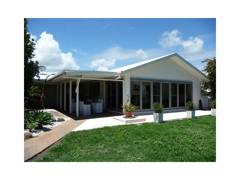 11 Palm Street, Innes Park QLD 4670