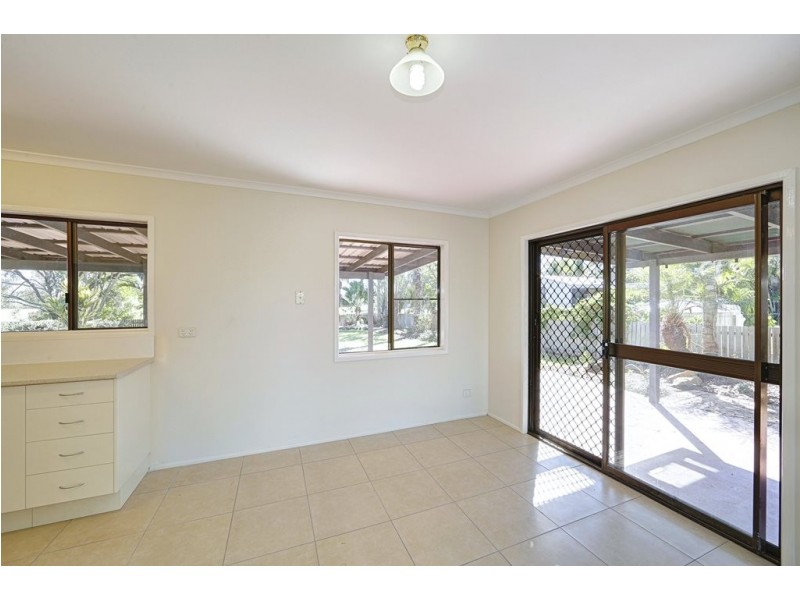 8 Bisdee Street, Coral Cove QLD 4670
