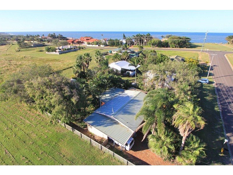8 Bisdee Street, Coral Cove QLD 4670