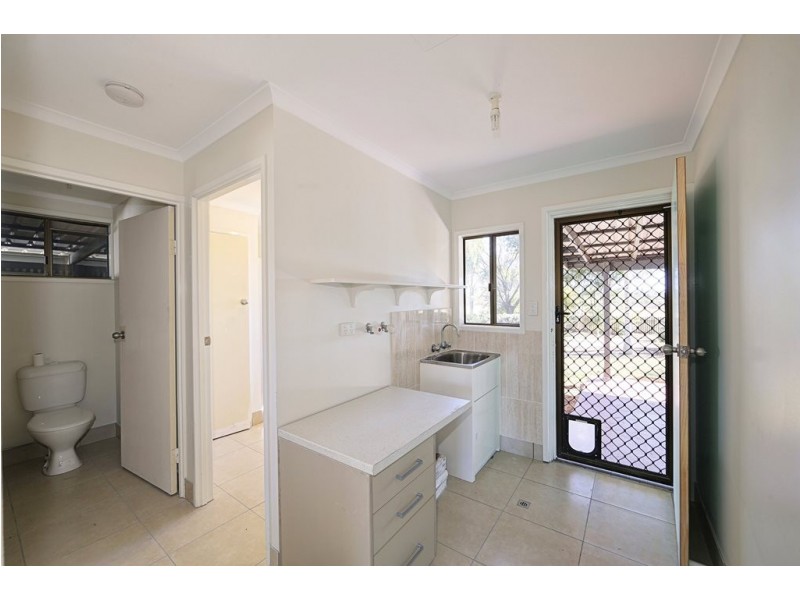8 Bisdee Street, Coral Cove QLD 4670