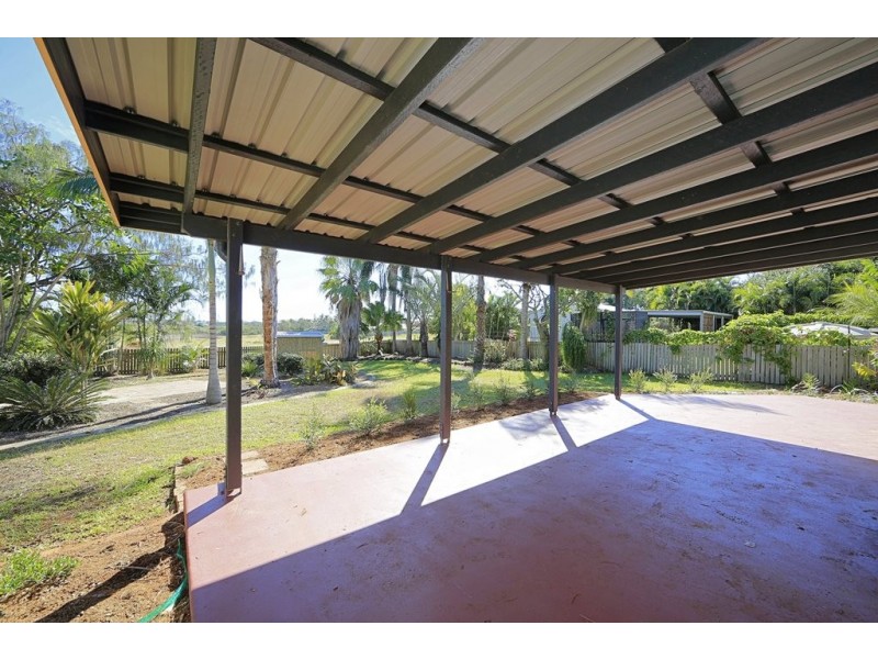 8 Bisdee Street, Coral Cove QLD 4670