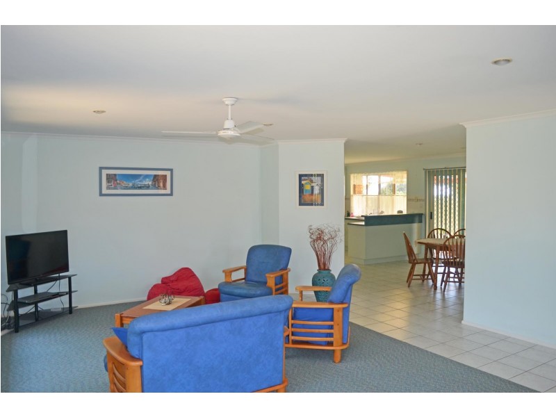15 Andy Kemp Place, Bargara QLD 4670