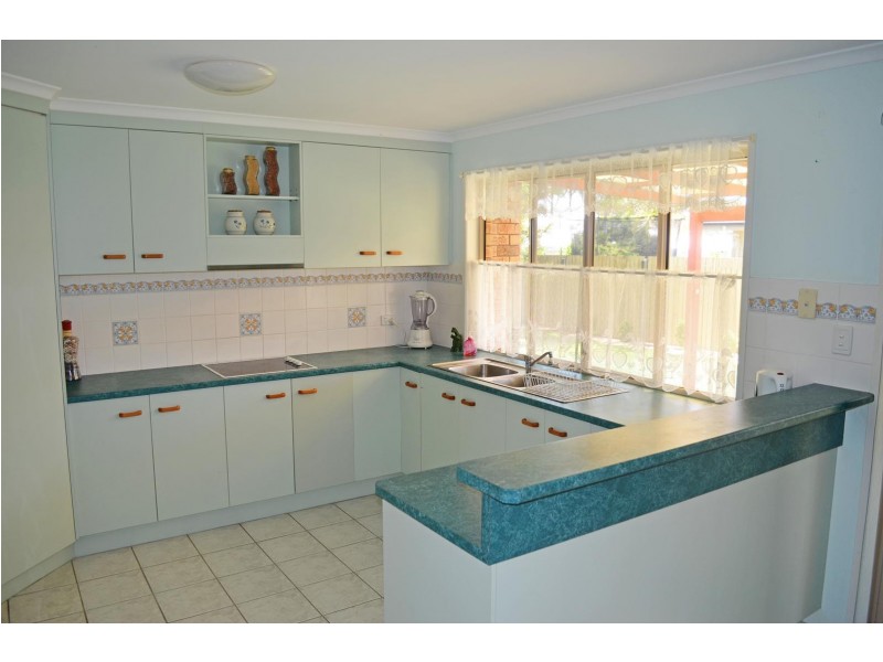 15 Andy Kemp Place, Bargara QLD 4670
