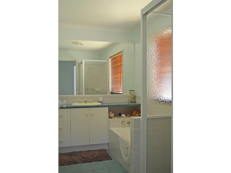 15 Andy Kemp Place, Bargara QLD 4670