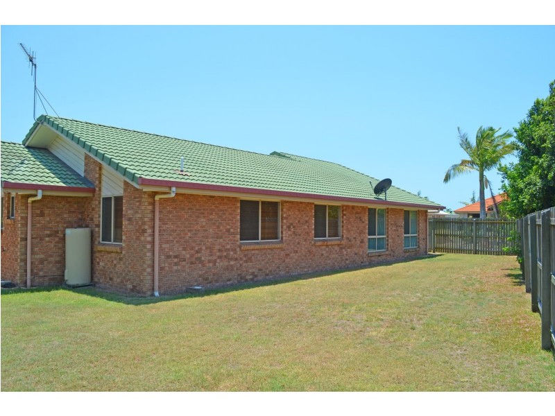 15 Andy Kemp Place, Bargara QLD 4670