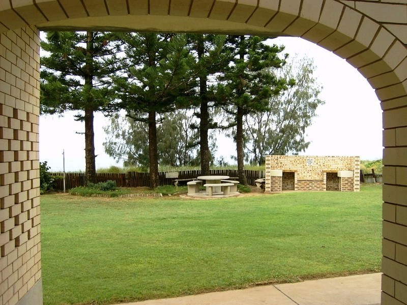 Unit 2 Oceancourt 6 Miller Street, Bargara QLD 4670