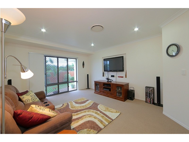 16 Bisdee Street, Coral Cove QLD 4670