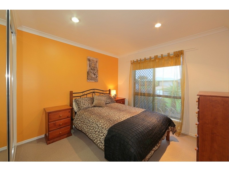 16 Bisdee Street, Coral Cove QLD 4670