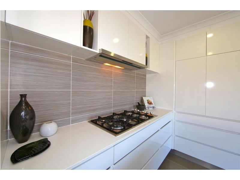 4 Leon Place, Coral Cove QLD 4670