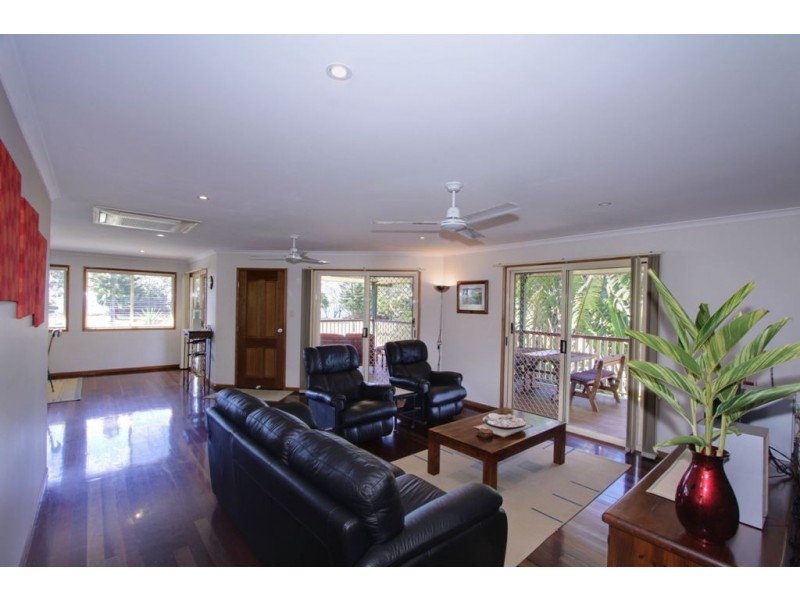 113 Barolin Esplanade, Coral Cove QLD 4670