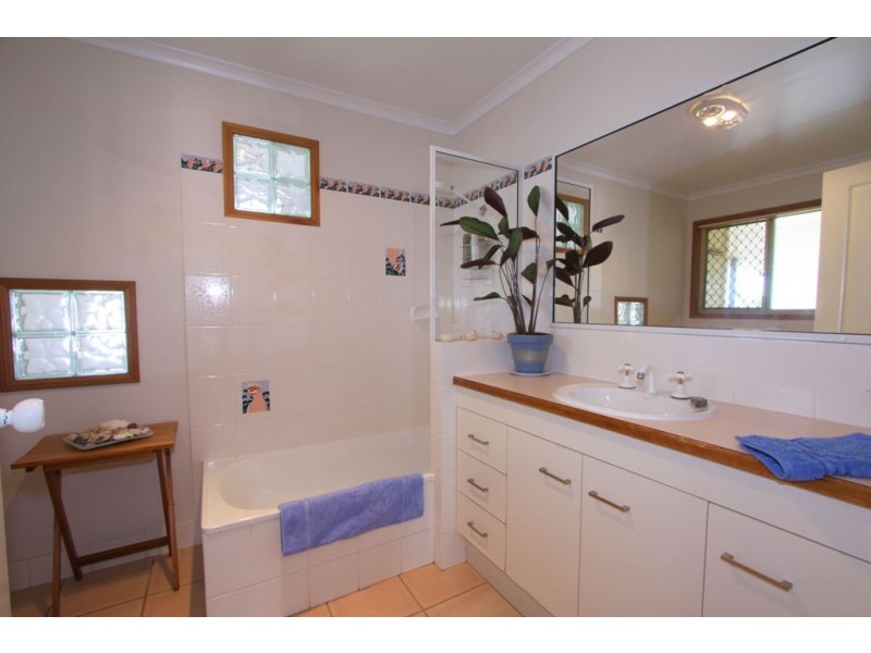 113 Barolin Esplanade, Coral Cove QLD 4670