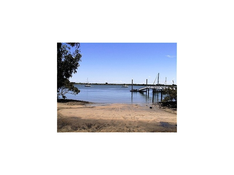 29 Beachmere St, Burnett Heads QLD 4670
