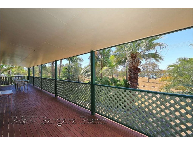 63 McIntosh Avenue, Elliott Heads QLD 4670