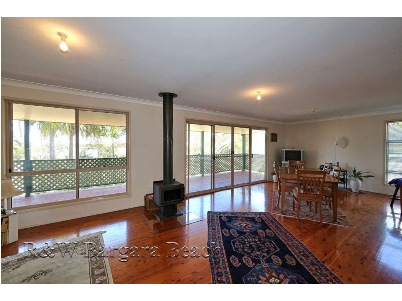63 McIntosh Avenue, Elliott Heads QLD 4670
