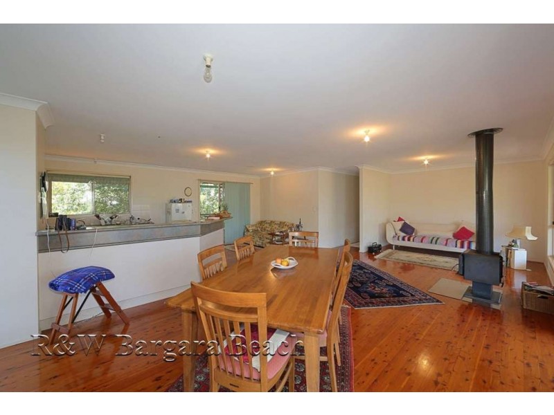 63 McIntosh Avenue, Elliott Heads QLD 4670