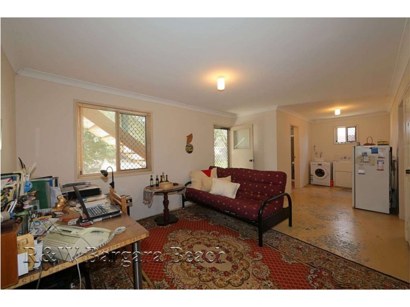 63 McIntosh Avenue, Elliott Heads QLD 4670