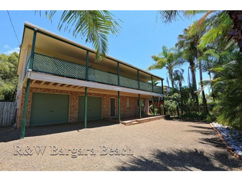 63 McIntosh Avenue, Elliott Heads QLD 4670