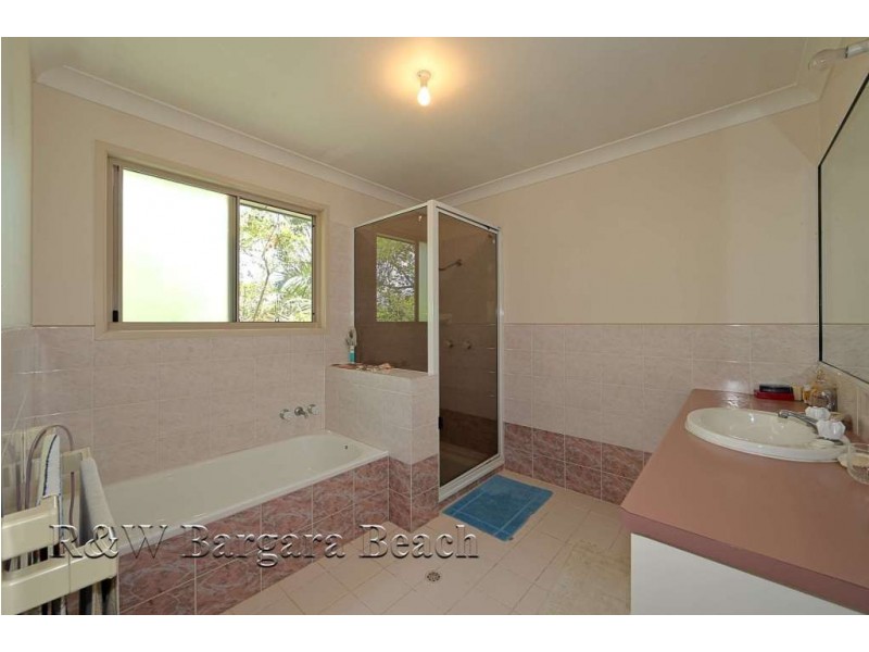 63 McIntosh Avenue, Elliott Heads QLD 4670