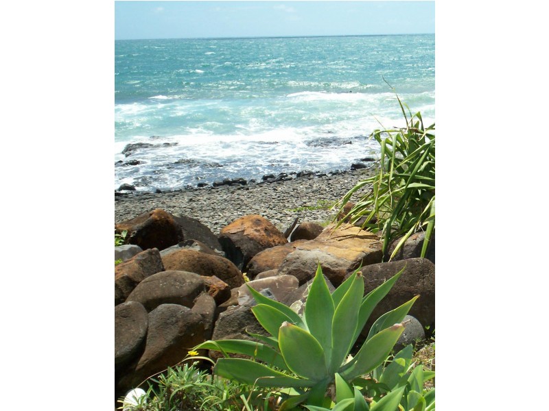 80 Barolin Esplanade, Coral Cove QLD 4670