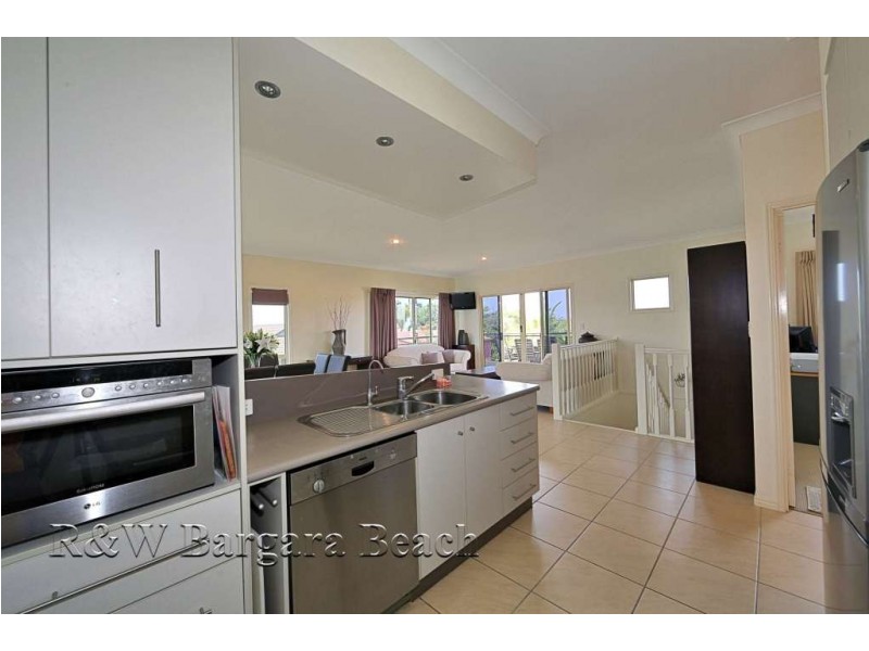 10 Spyglass Hill Court, Coral Cove QLD 4670