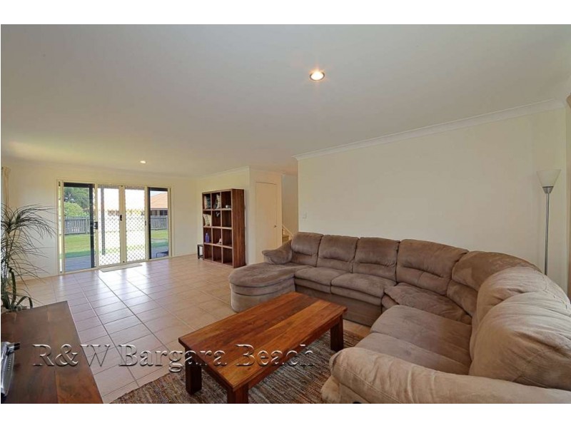 10 Spyglass Hill Court, Coral Cove QLD 4670