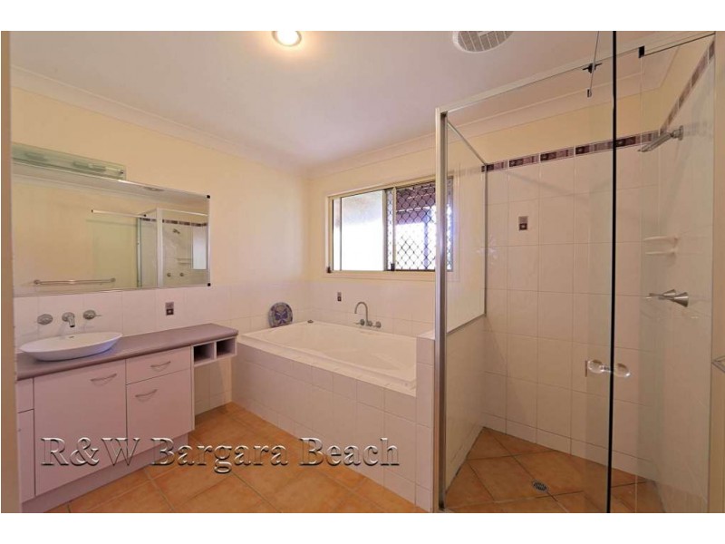 10 Spyglass Hill Court, Coral Cove QLD 4670