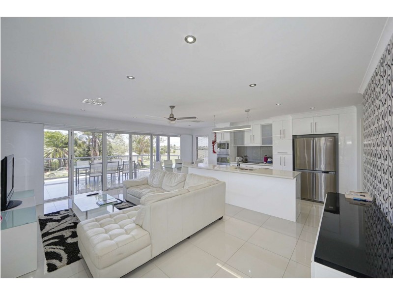 Unit 6, Beach Break, 6 McDougall Street, Bargara QLD 4670