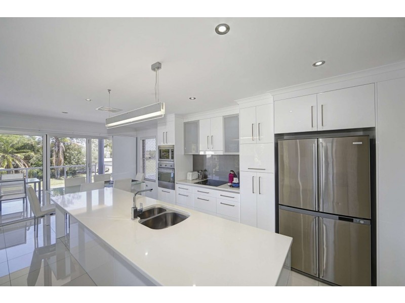 Unit 6, Beach Break, 6 McDougall Street, Bargara QLD 4670