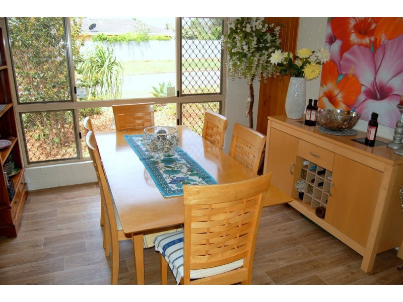 5 Milton Street, Burnett Heads QLD 4670