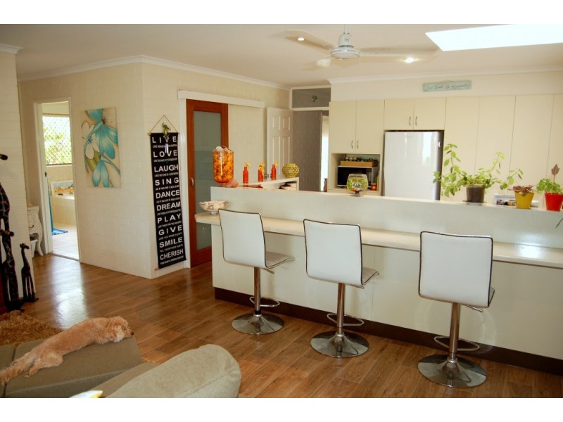 5 Milton Street, Burnett Heads QLD 4670