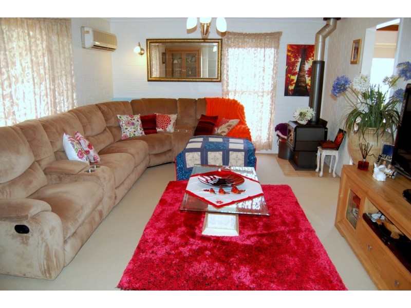 5 Milton Street, Burnett Heads QLD 4670