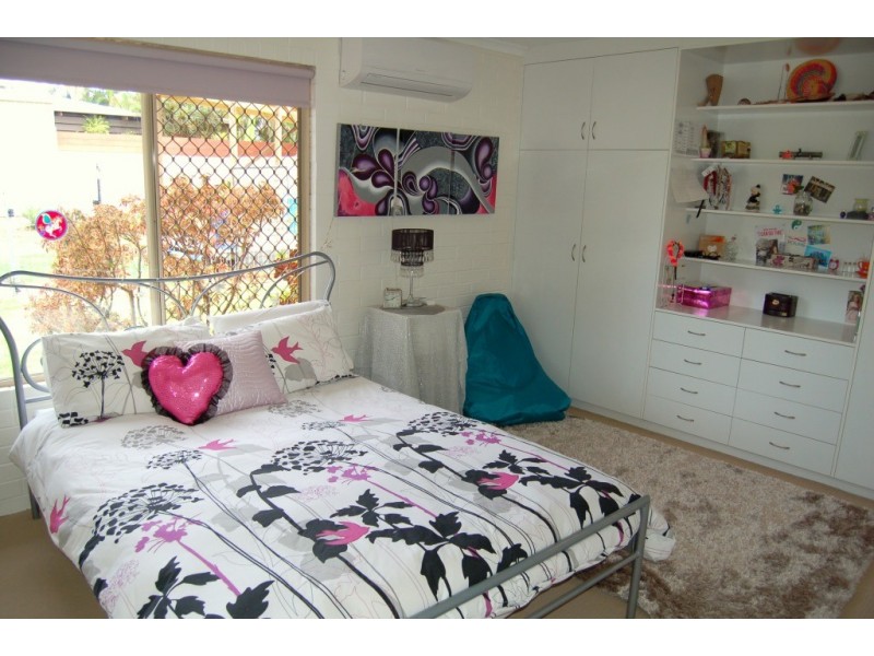 5 Milton Street, Burnett Heads QLD 4670