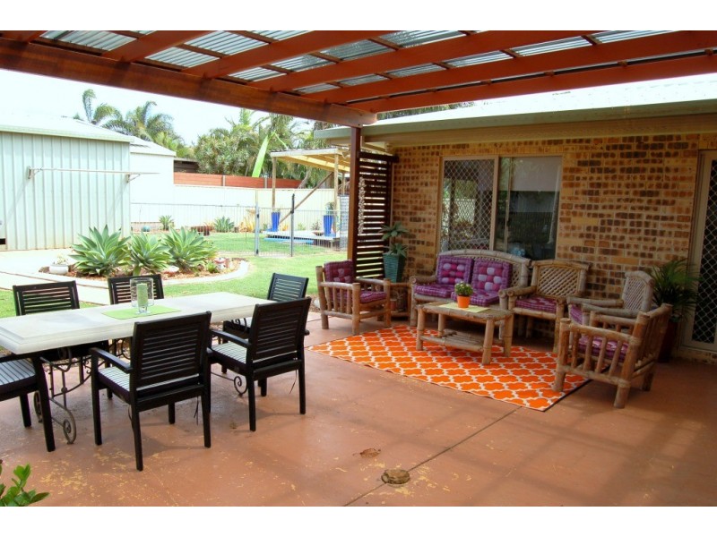 5 Milton Street, Burnett Heads QLD 4670