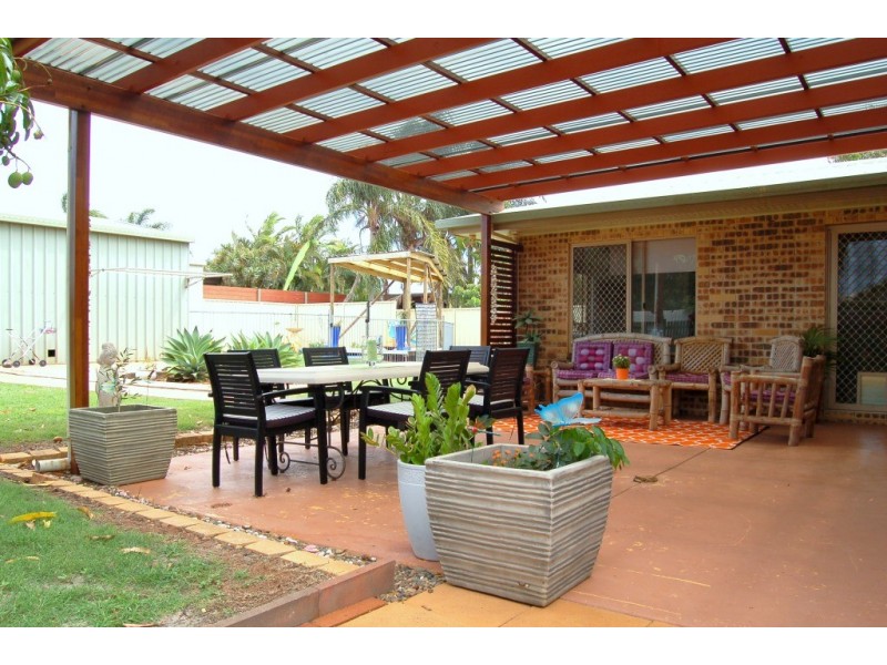 5 Milton Street, Burnett Heads QLD 4670