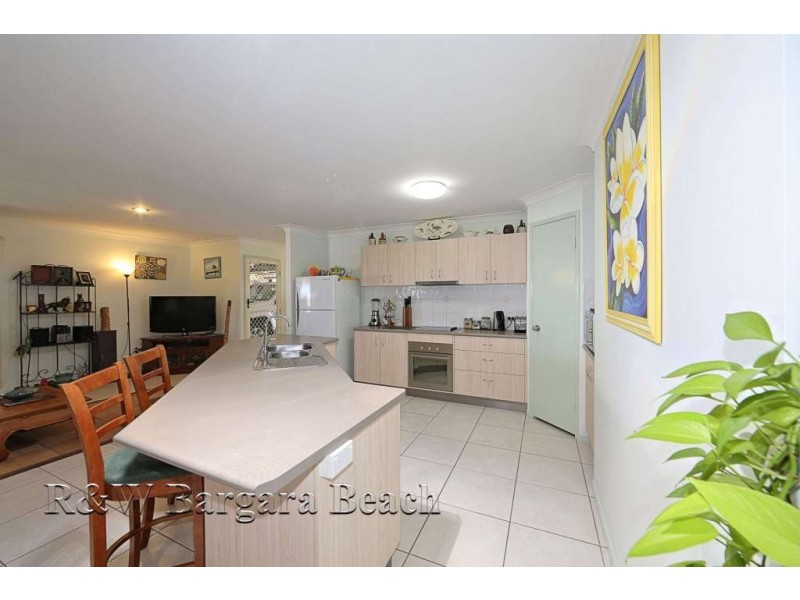 18 Bisdee Street, Coral Cove QLD 4670