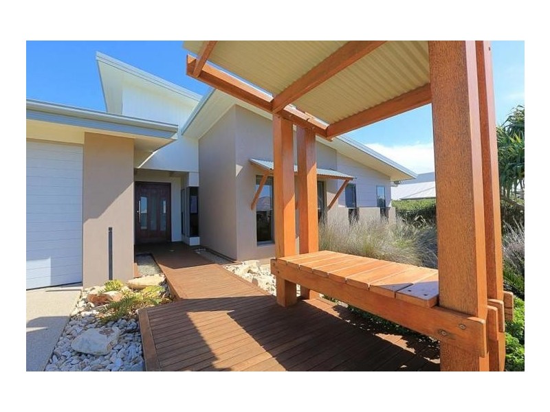 18 Panoramic Way, Bargara QLD 4670