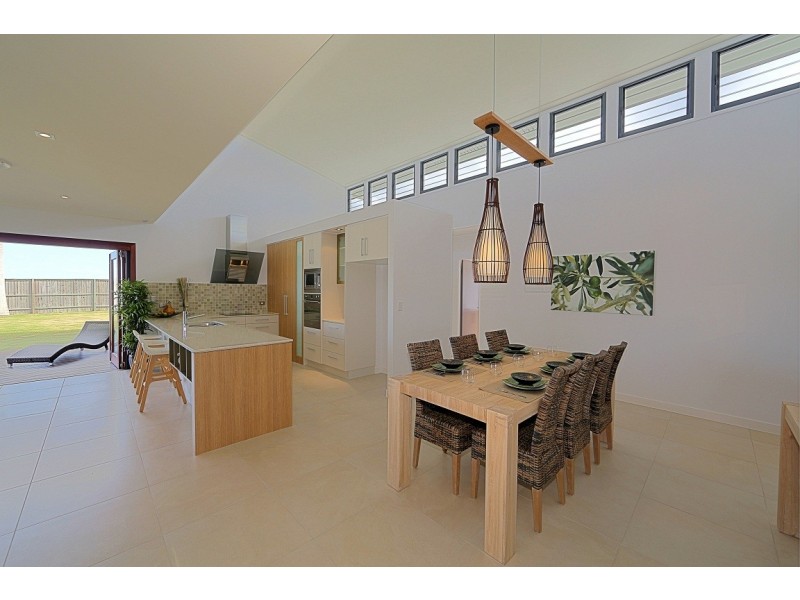 18 Panoramic Way, Bargara QLD 4670