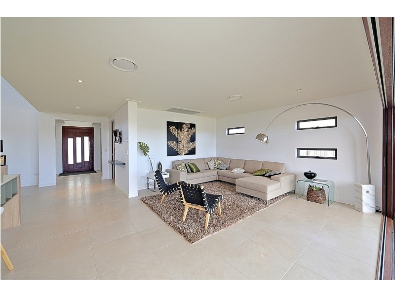 18 Panoramic Way, Bargara QLD 4670