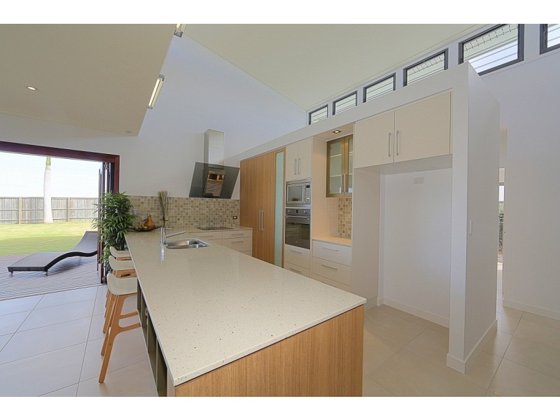 18 Panoramic Way, Bargara QLD 4670