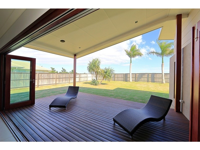 18 Panoramic Way, Bargara QLD 4670