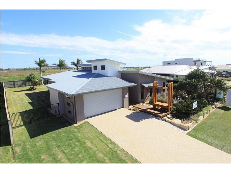 18 Panoramic Way, Bargara QLD 4670