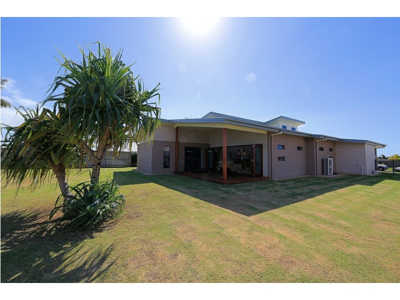 18 Panoramic Way, Bargara QLD 4670