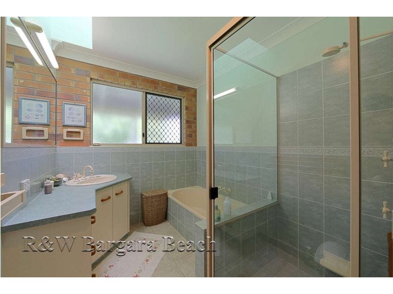 127 Seaview Rd, Bargara QLD 4670