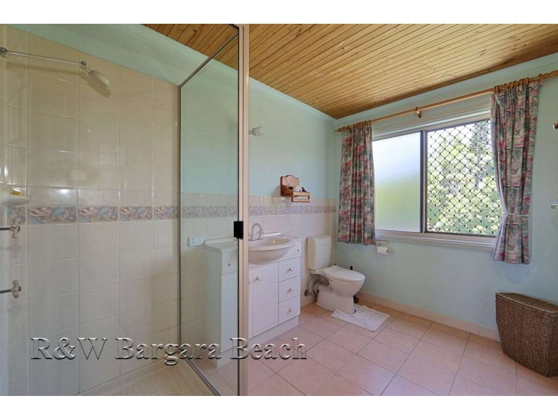 127 Seaview Rd, Bargara QLD 4670