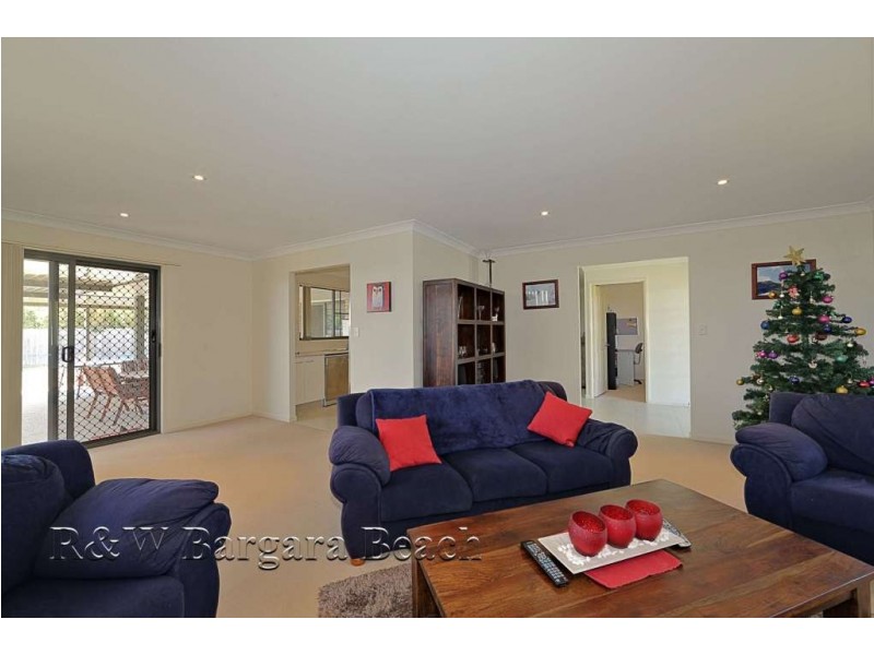 16 Back Hill Drive, Coral Cove QLD 4670