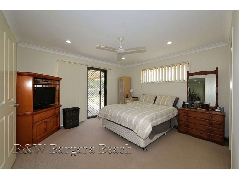16 Back Hill Drive, Coral Cove QLD 4670